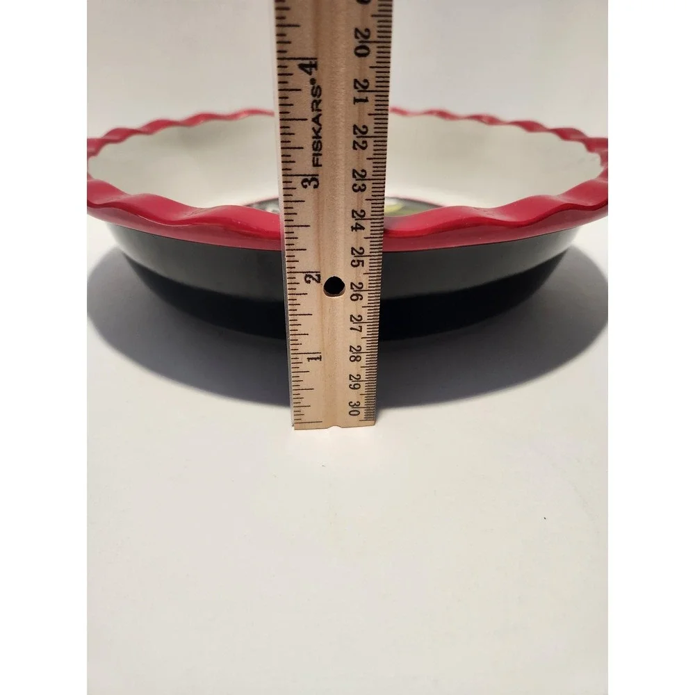 Cracker Barrel Fancy Brand Apple Ceramic Pie Dish Red Ruffled Rim Black 10.5 in